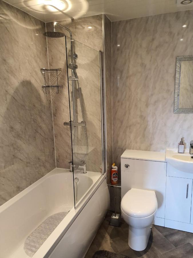 The Bell Apartment. Modern, Stylistic & Luxurious Falkirk Kültér fotó